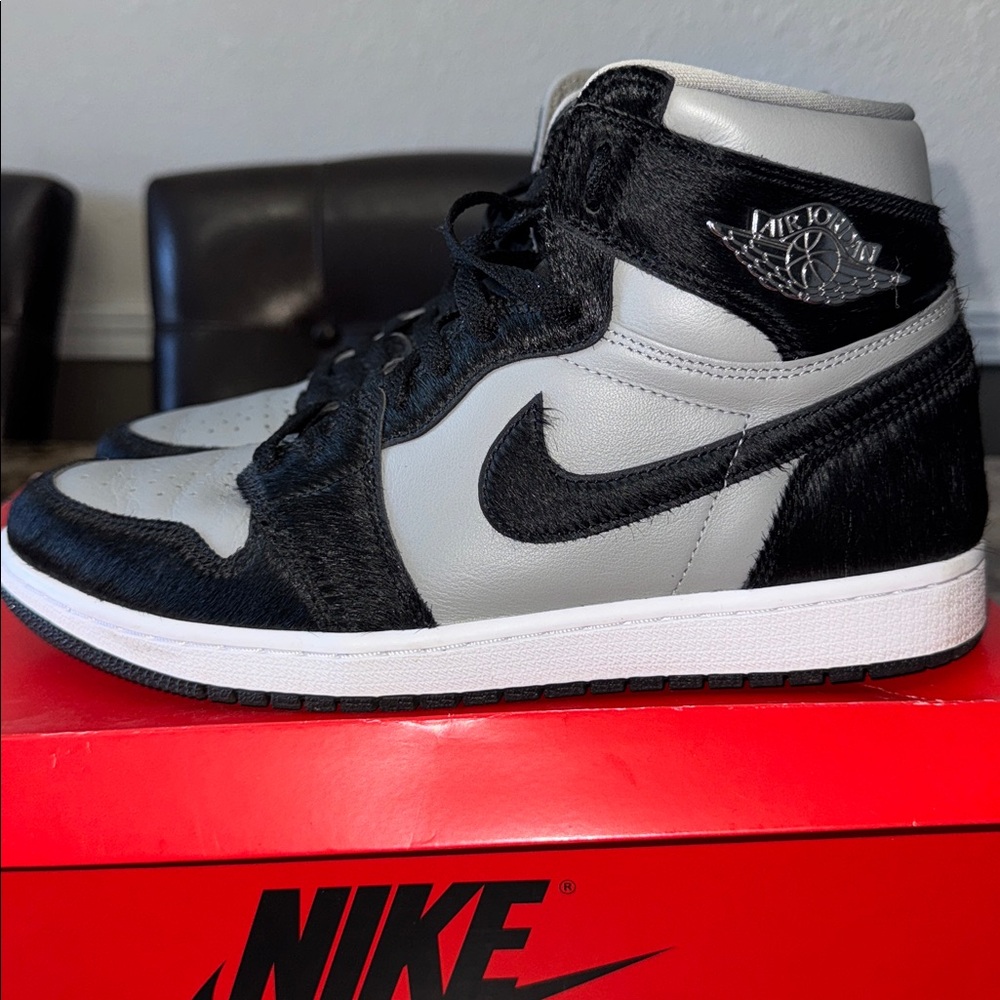 Like New Jordan 1 Retro High OG